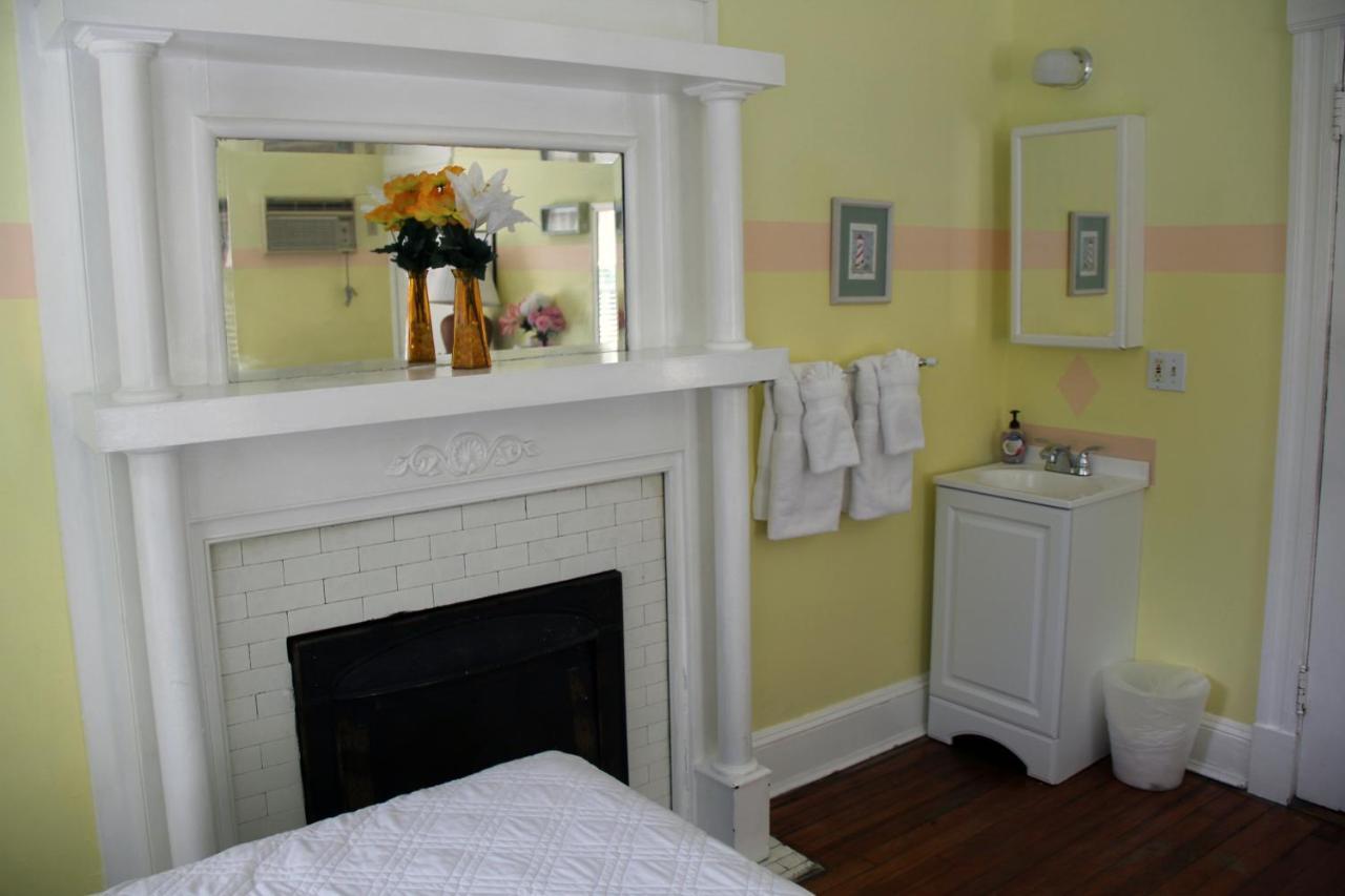 Standard Triple Room with Shared Bath