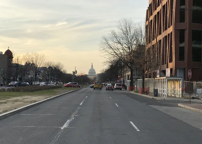 Hotel near College: Duo Nomad (Adults Only)